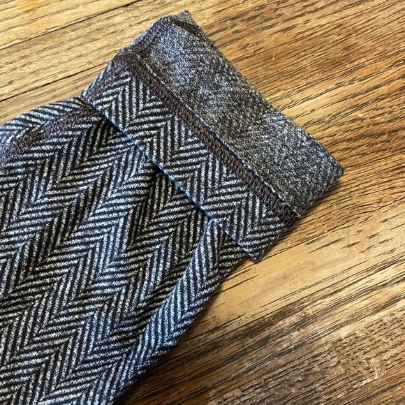 Lululemon Wunder Under Leggings in Grey Sweater Material - Picture 4 of 4